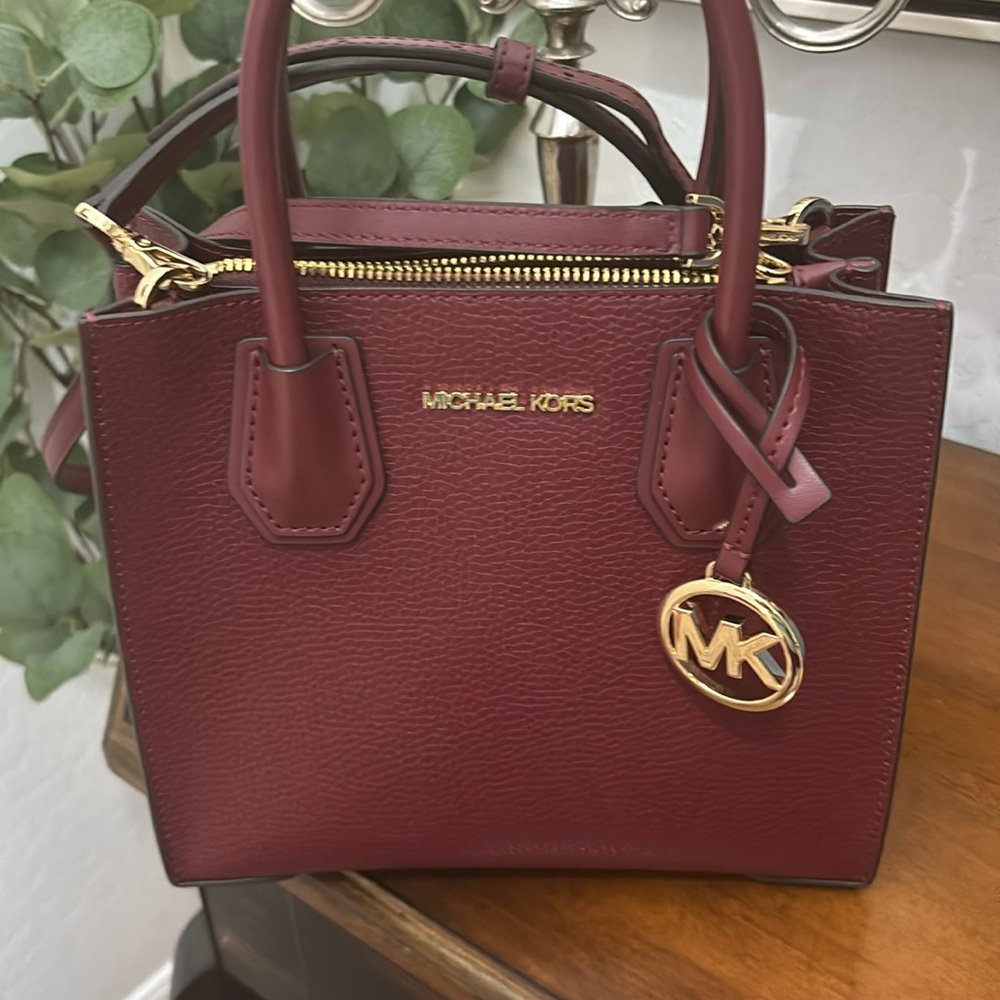 Michael Kors medium Pebbled Leather Crossbody Bag